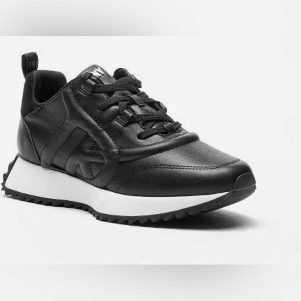 NWOB DKNY Womens Nix Lace Up Sneaker